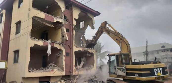 Enugu Govt Demolishes Sinking Three-Storey Building