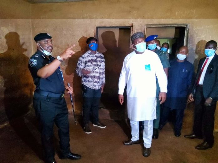 Gov Ugwuanyi Visits Defunct SARS Office To Confirm Closure