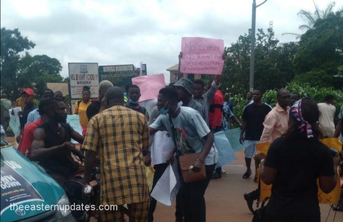Uzodinma Supporters Protest Against Ihedioha, PDP In Imo