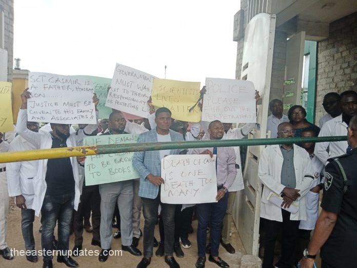 Lab Scientists Protest Colleague’s Murder By Gunmen In Ebonyi
