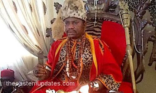Pandemonium As Dethroned Monarch In Anambra Refuses To Leave