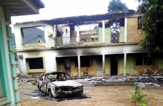 Panic As Monarch’s Residence Is Razed By Gunmen In Imo