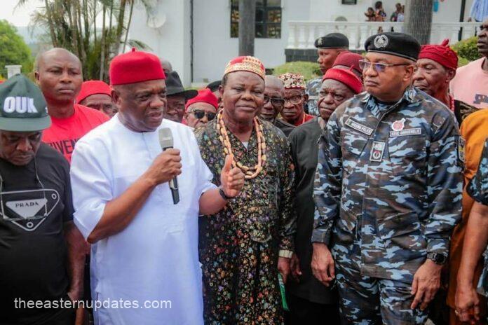 Kalu Donates Security Vans To Police, Drums Support For Tinubu