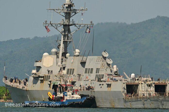 US Warships Finally Pass Through Strait Of Hormuz