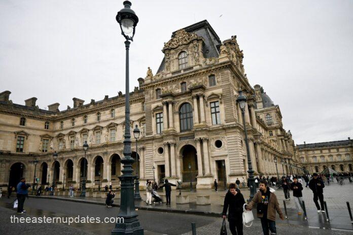 Crown Jewels Stolen In 4 Minutes In Louvre Museum Heist