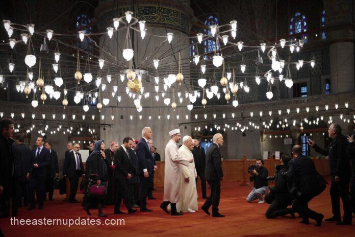 Pope Leo Visits Istanbul’s Blue Mosque In Turkey Trip